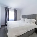 By Riva - Modern, Contemporary 3bed Dama De Noche Puerto Banus Appartement Marbella