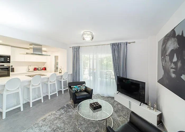 By Riva - Modern, Contemporary 3bed Dama De Noche Puerto Banus *